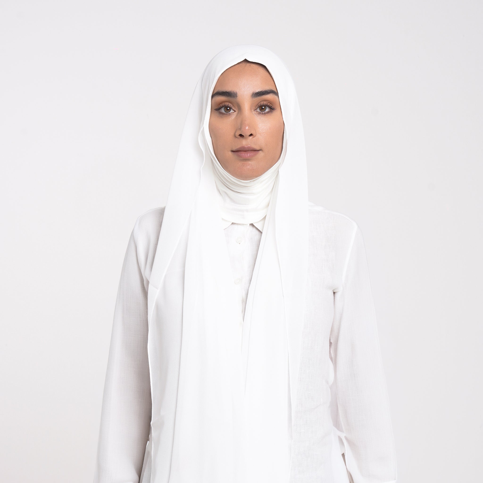 Emiratie Chiffon with Bonnet -Pure Ivory