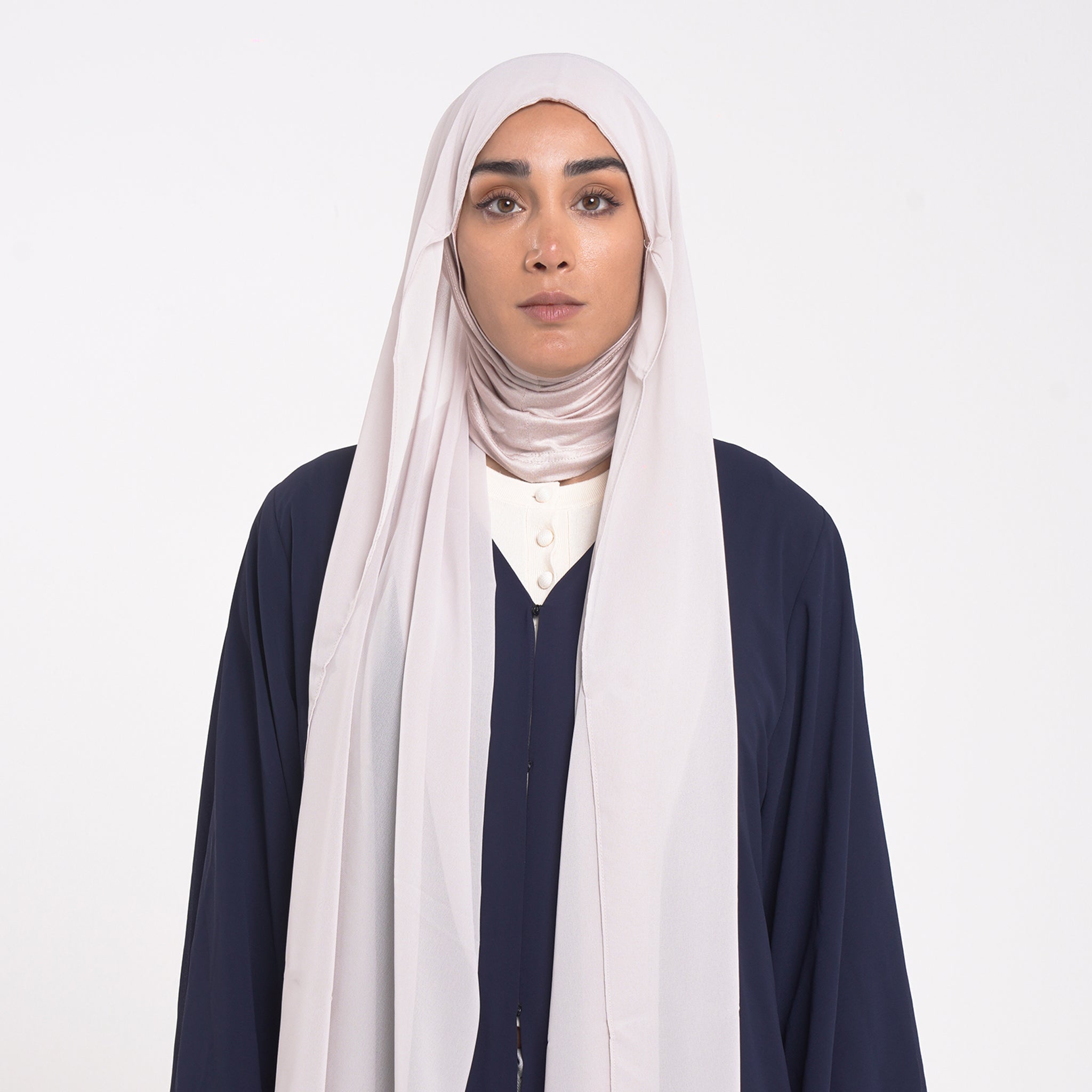 Emiratie Chiffon with Bonnet -Pearl Mist
