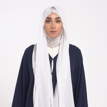 Emiratie Chiffon with Bonnet -Silver Pearl