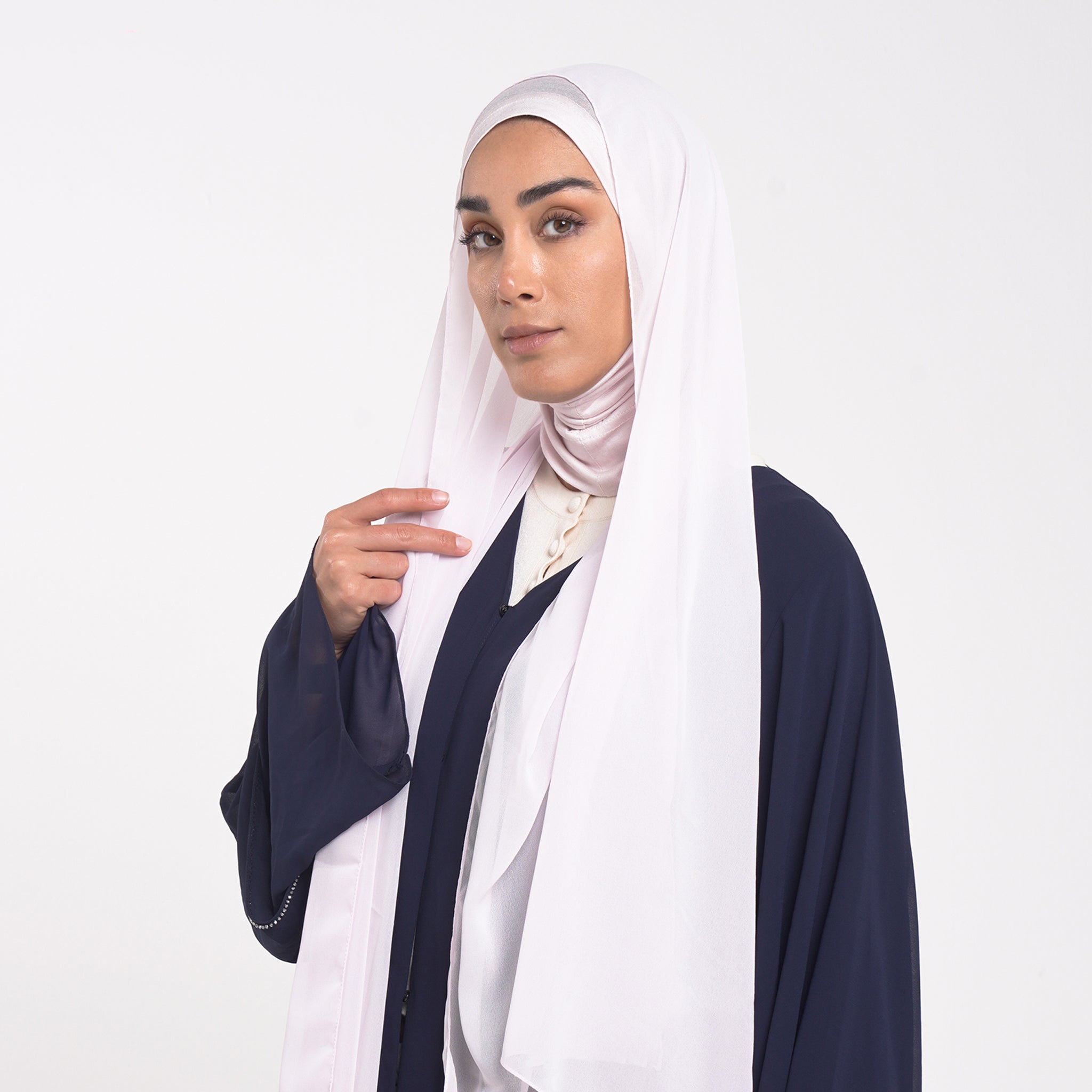 Emiratie Chiffon with Bonnet -Blush Pearl
